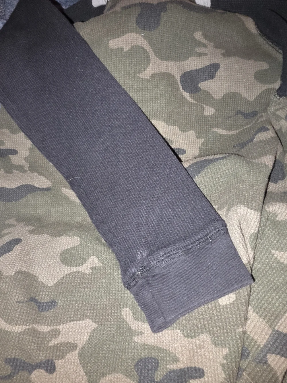 Old Navy Boys Camouflage Thermal Top with Black Raglan Sleeves